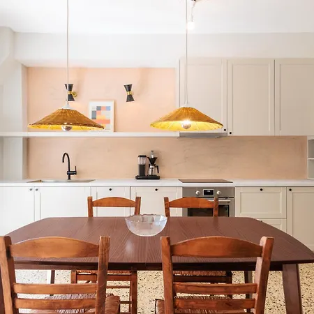 F & B Collection - Flat For 4 * Selanik