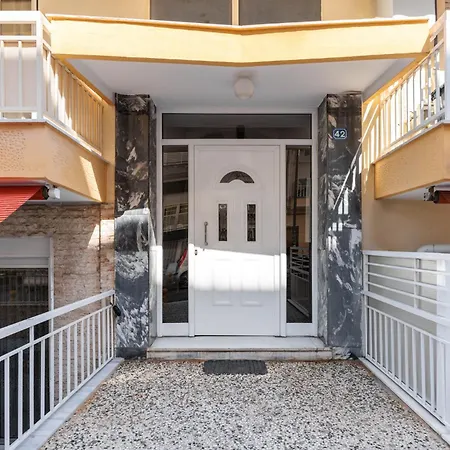 F & B Collection - Flat For 4 *