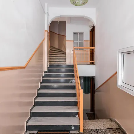 F & B Collection - Flat For 4 *