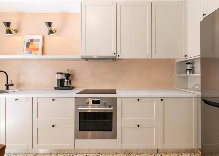 Apartment F & B Collection - Flat For 4 *